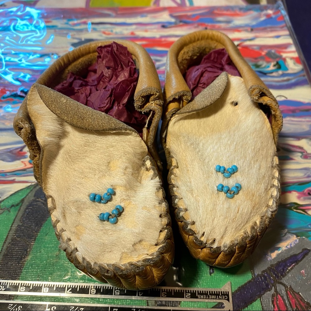 VTG Hand Made Native American Baby Moccasins - Picture 4 of 8
